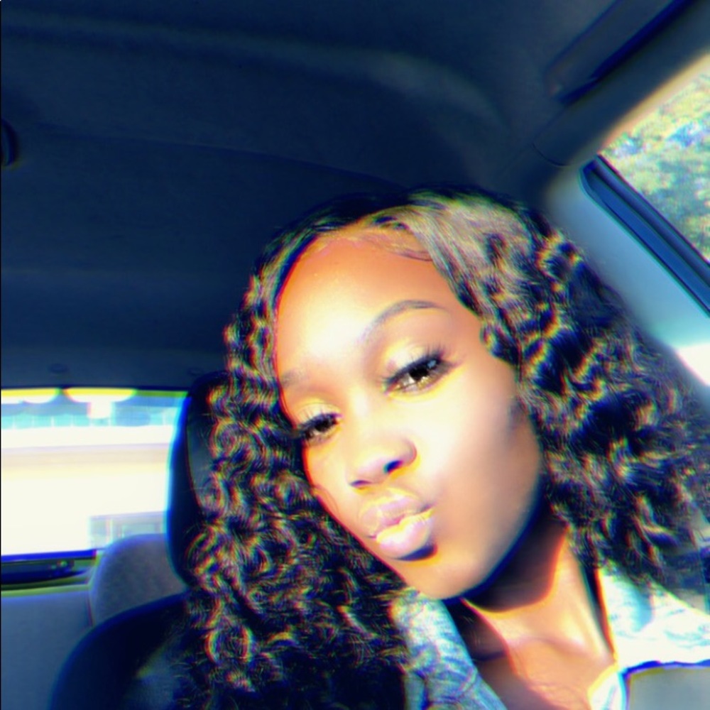 Meet your Posher, Anijah